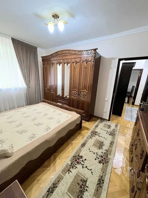 Фото 1 4-комн. квартира в центре