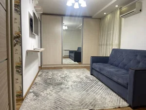 Фото 1 2-комн. квартира в Максима Горького