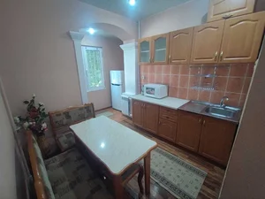 Фото 1 2-комн. квартира в центре